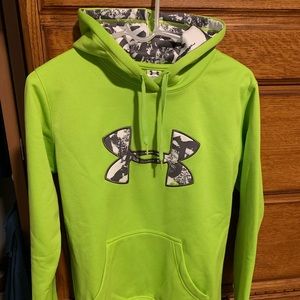 Women’s Under armour sweatshirt
